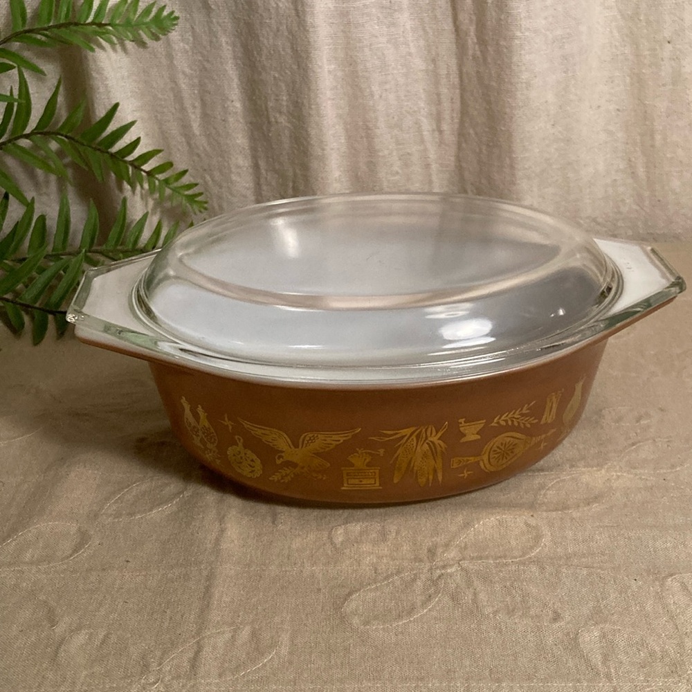 Vintage Pyrex Early American 1 1/2 Quart Casserole With Lid - Picture 9 of 15